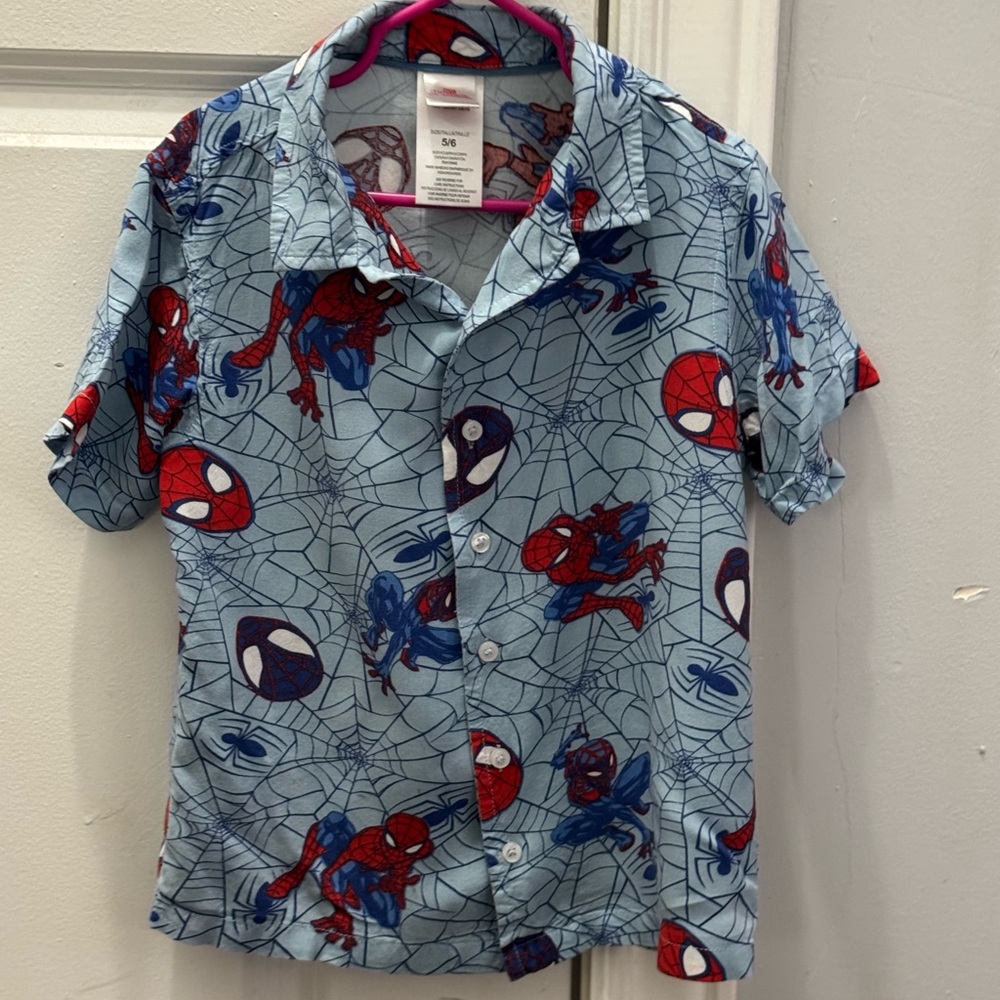 Kids SpiderMan button up size 5/6